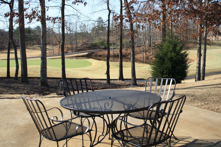 15_royal_lakes_golf_and_country_club_flowery_branch_georgia_outdoor_patio_overlooking_golf_course