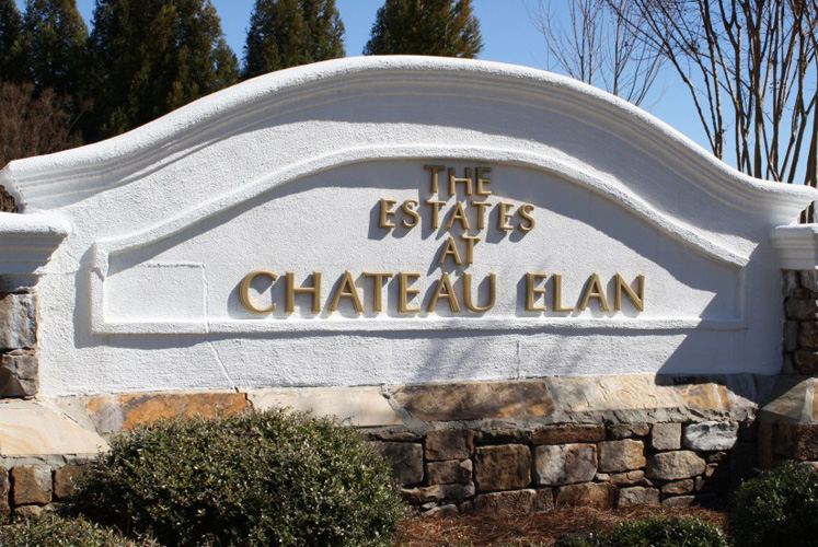 1_chateau_elan_braselton_georgia_luxury_neighborhood_front_entrance_monument