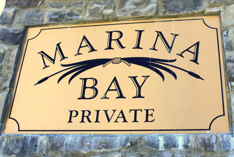 1_marina_bay_on_lake_lanier_gainesville_georgia_front_entrance_monument