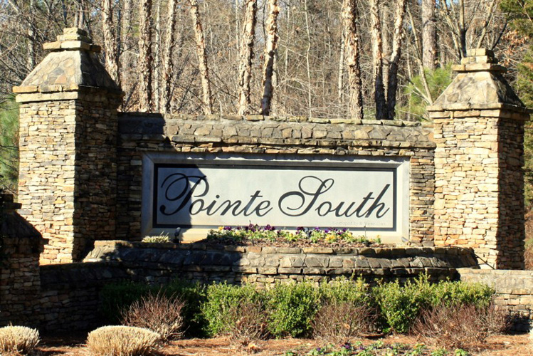 1_pointe_south_at_lake_lanier_gainesville_georgia_front_entrance_monument