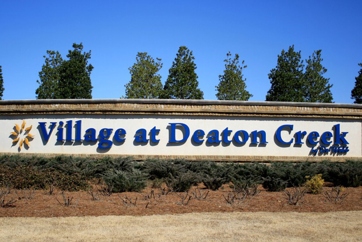 1_village_at_deaton_creek_hoschton_georgia_front_entrance_monument