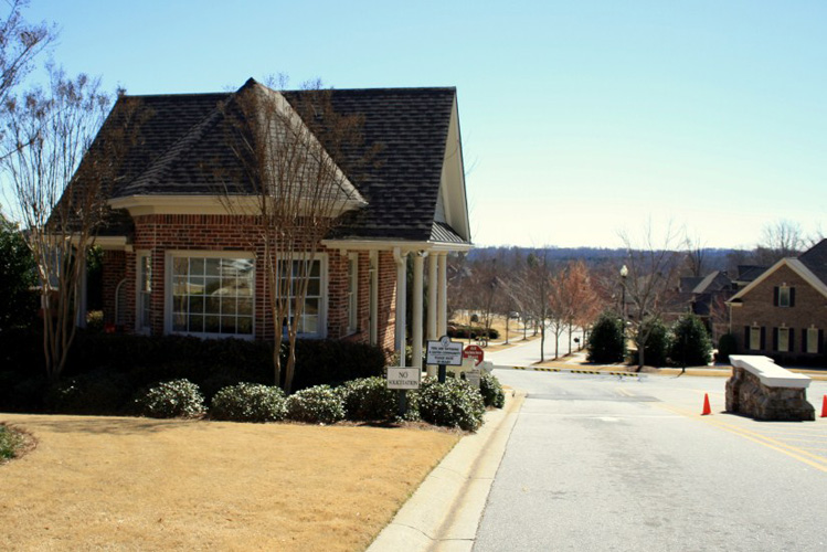 2_chateau_elan_braselton_georgia_luxury_neighborhood_front_entrance_security_gate