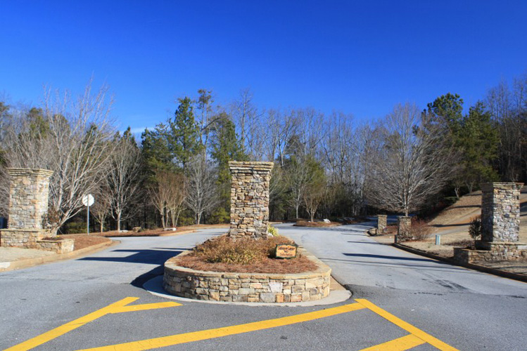 2_sidney_on_lanier_gainesville_georgia_front_entrance_security_gate